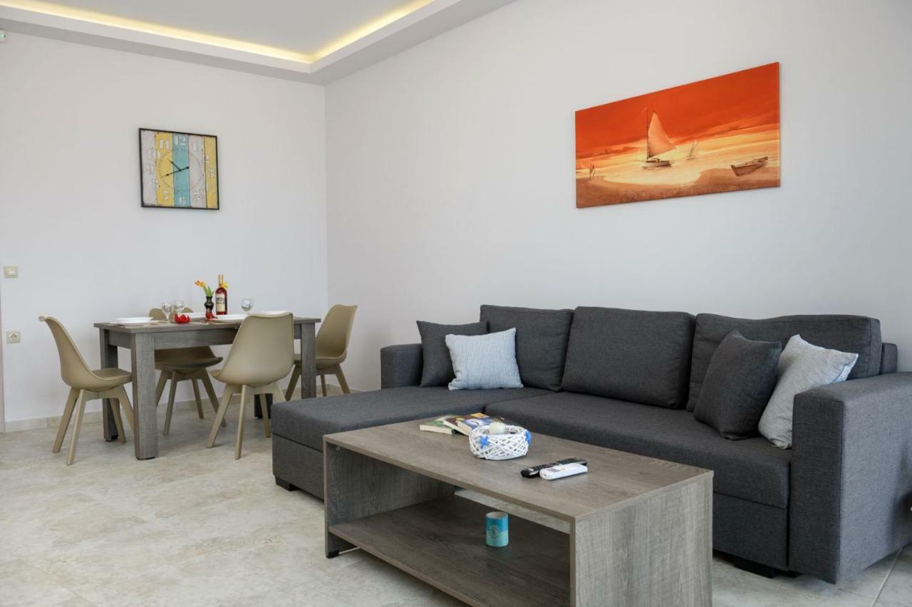 Coral Sea Apartment Коккинос Пиргос Экстерьер фото