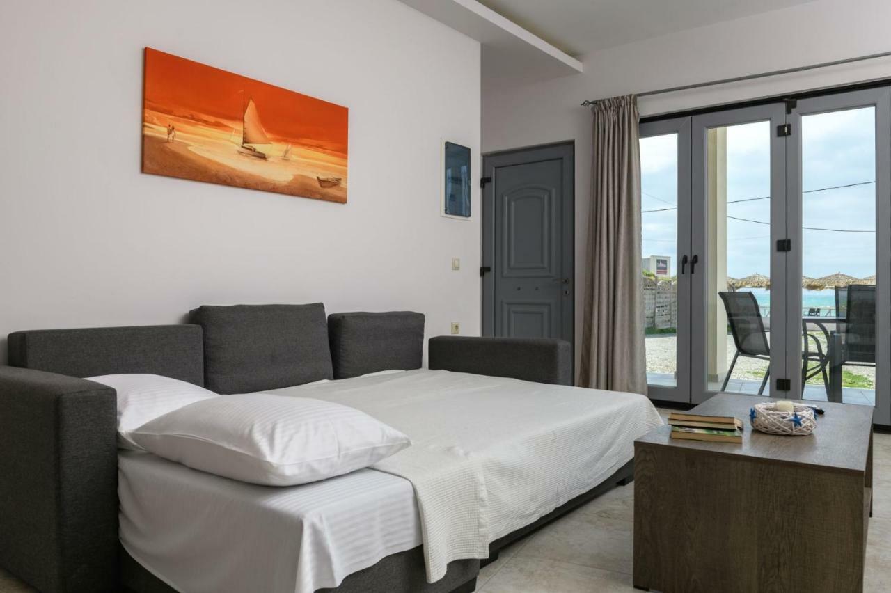 Coral Sea Apartment Коккинос Пиргос Экстерьер фото