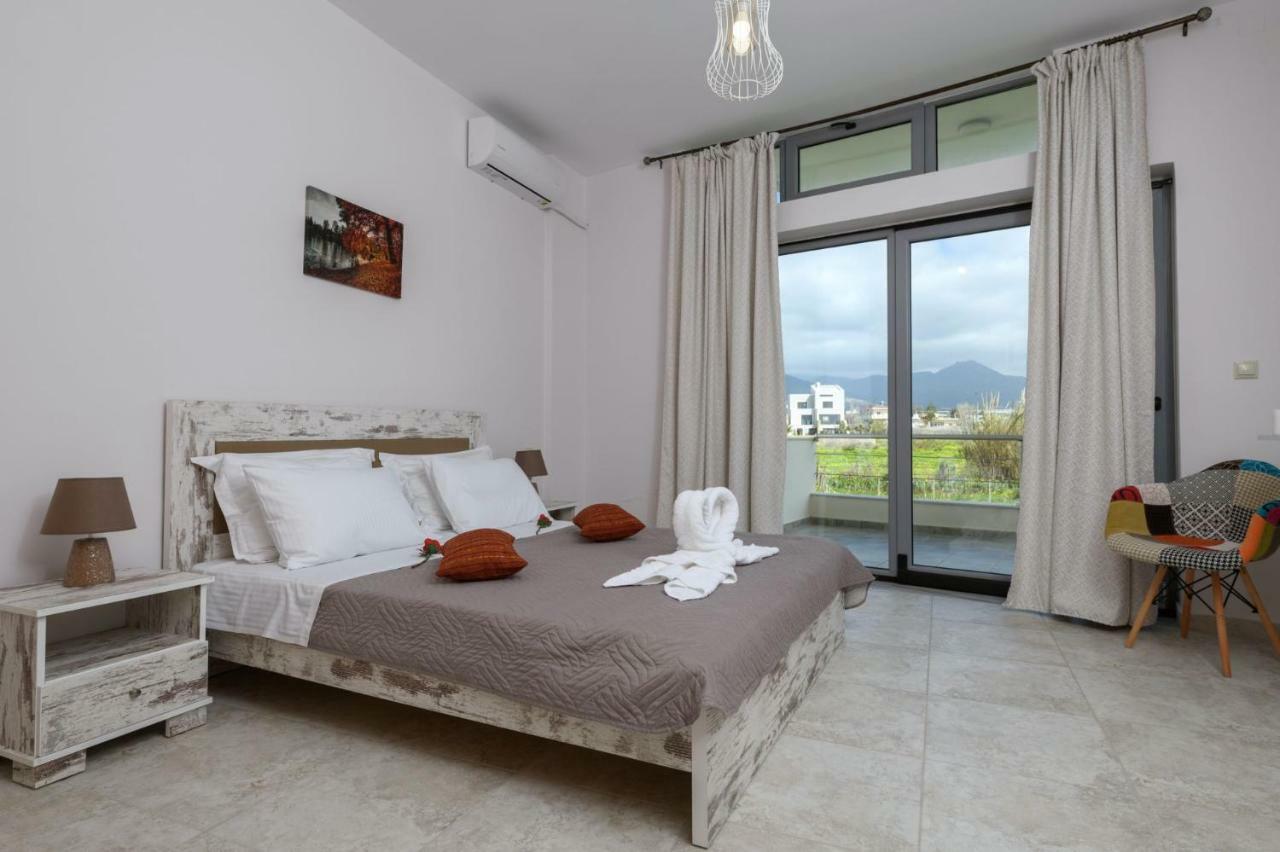 Coral Sea Apartment Коккинос Пиргос Экстерьер фото