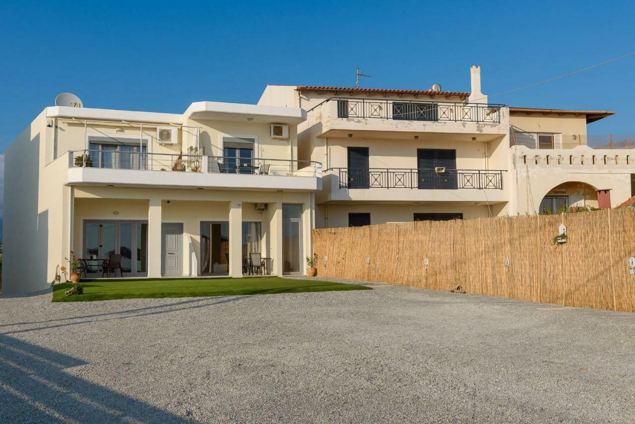Coral Sea Apartment Коккинос Пиргос Экстерьер фото